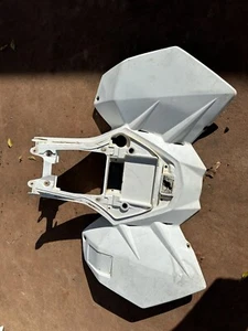 2006 - 2009 Suzuki Quadracer Ltr450 Ltr 450 Oem Rear Fender Plastic Used White - Picture 1 of 10
