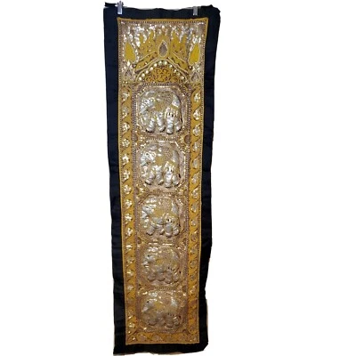 Cuentas de tapiz Kalaga bordadas con lentejuelas 5 elefantes orientadas a la izquierda para colgar en la pared  Foto 1 de 4