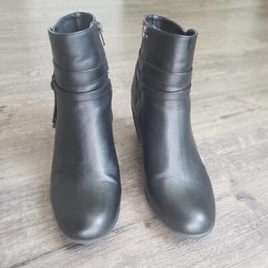 Madeline Girl Olga Faux leather Bootie Black Women's Size 8M - Picture 1 of 11