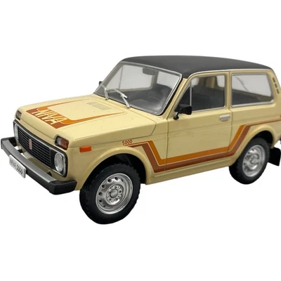1:24 Lada Niva 1600 CAJA BLANCA Diecast modelcar Foto 1 de 4