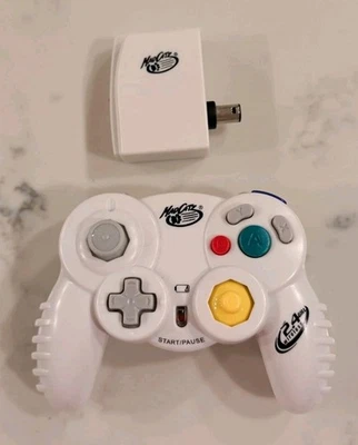 Gamecube Wireless Mad Catz Controller w/Receiver Dongle - Image 1 of 3