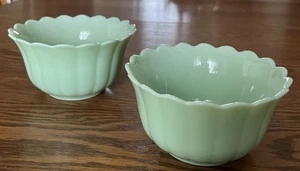 The Pioneer Woman 2 Bowls Green Jade Timeless Beauty Scalloped Cereal Soup NICE! - Picture 1 of 5