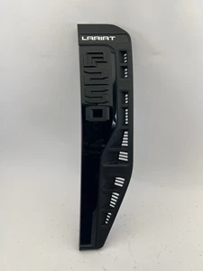 F-250 LARIAT  Emblem fender New OEM F-250 2023 Passenger Side RH PC3Z-16720-AT R - Bild 1 von 8