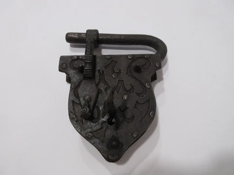 ANTIQUE MEDIEVAL TIMES WROUGHT IRON ORNATE DOOR LOCK WITH KEY - PADLOCK Cover