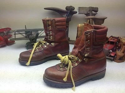 BOTAS VIEJAS MARRÓN AMARILLO ENCAJE MONTBLANC INGENIERO TRAIL BOSS 10,5 M? Foto 1 de 4