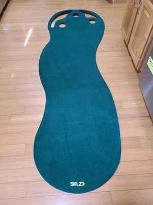 Alfombrilla de putting verde par tres interiores SKLZ para una sensación verde real con verdadero  Foto 1 de 4