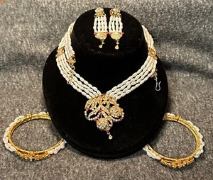 EXQUISITE INDIAN BRIDAL KUNDAN CRYSTAL NECKLACE EARRINGS BANGLES JEWELRY SET - Picture 1 of 12