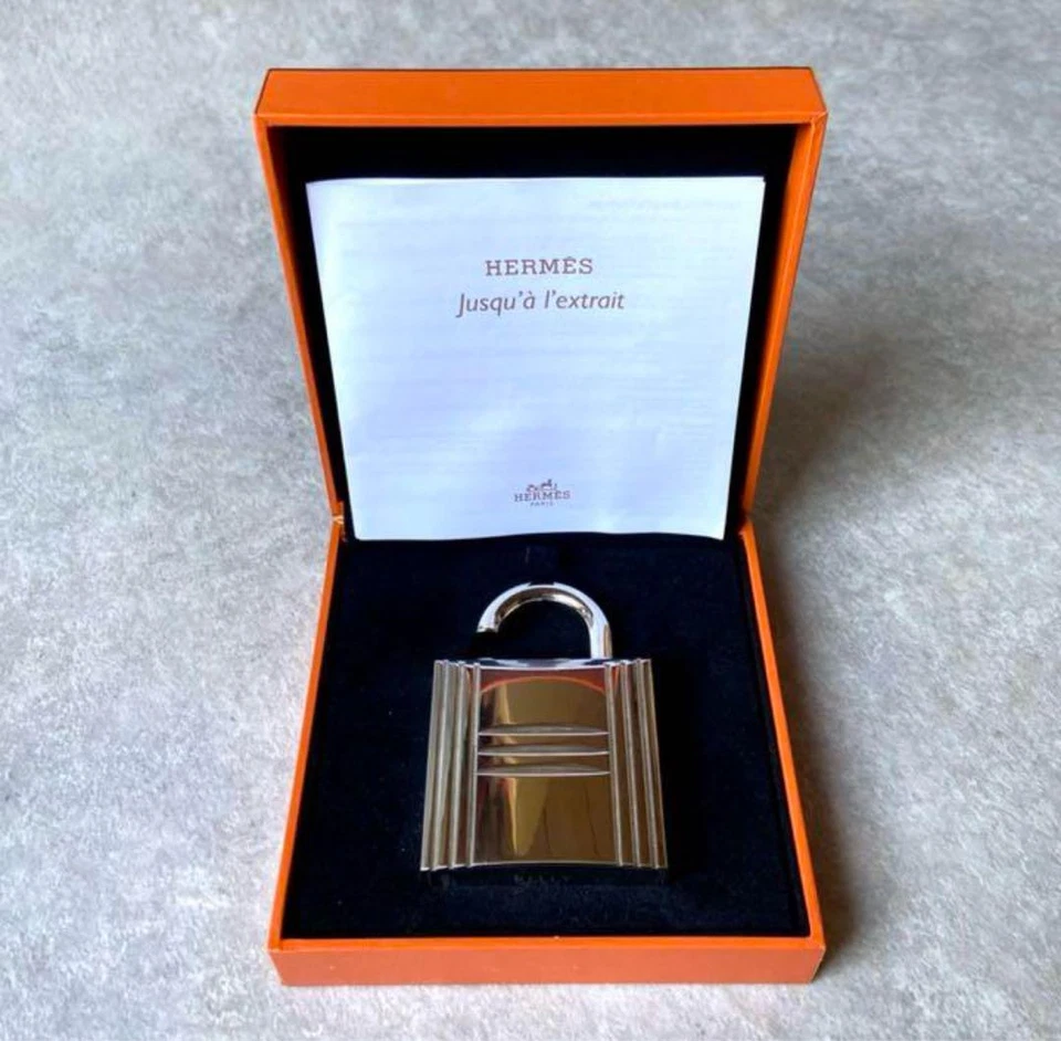 Auténtico Estuche Botella Perfume HERMES Vintage H Logotipos Cadena Bloqueo Plateado en Caja Foto 1 de 4