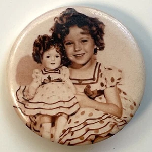 Vintage late 70s early 80s SHIRLEY TEMPLE pin retro button doll badge film star - Picture 1 of 2