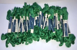 Embroidery Floss Thread Lot Of 44 Skeins Green Hearthside Cross Stitch New Old - Picture 1 of 8
