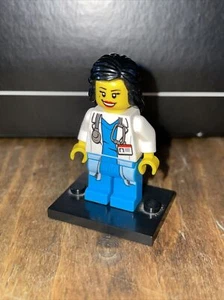 NEU Lego ÄRZTIN Krankenhaus Minifiguren mit weißem Laborkittel Shirt Torso-Krankenschwester Mädchen - Bild 1 von 2