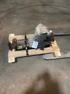 Used Differential Carrier Assembly fits: 2003 Chevrolet Silverado 2500 pickup Fr - Image 1 of 4