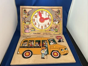 2 Vintage 1984 Fisher Price Holzklammer Puzzle Lehruhr & Schulbus - Bild 1 von 8