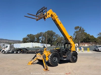 2018 JCB 512-56 56' 12,000 lbs Telescopic Reach Forklift Telehandler Aux bidadoo - Image 1 of 4
