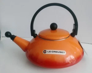 LE CREUSET PIANO COTTURA ZEN BOLLITORE FISCHIO ARANCIO VULCANICO NUOVO - Foto 1 di 7