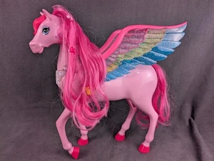 Barbie Un Toque de Magia Rosa Pegaso Caballo Alado Juguete Luces y Sonidos Característica - Imagen 1 de 20