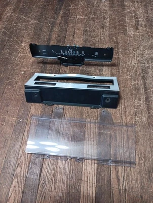 GM 1980's OLDSMOBILE DELTA 88 ROYALE SPEEDOMETER  TRIM DIESEL LOOK AT PICTURES  Foto 1 de 4