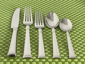 Lenox ESQUIRE Stainless 18/10 Glossy China NEW Flatware SMART CHOICE B52N - Picture 1 of 22