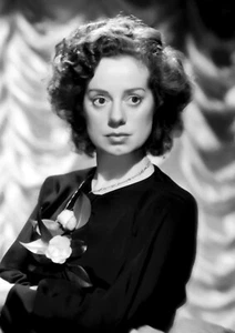 Elsa Lanchester Monochrome Photo Print 06 (A4 Size-210 x 297mm-8.5" x 11.75") - Picture 1 of 2