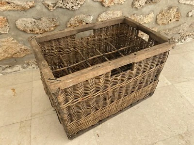 ANCIEN CASIER A BOUTEILLE EN OSIER  - Photo 1/4