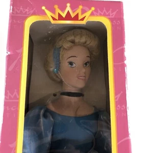 Walt Disney Princess Porcelain Collection Cinderella - Picture 1 of 11