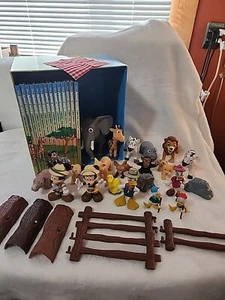 Disney Animal World - 15 Libros 20 Figuras LOTE RARO 🔥 - Imagen 1 de 10