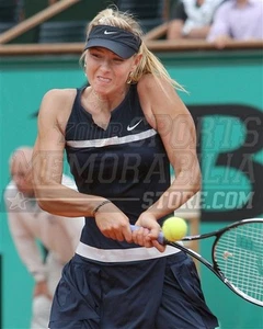 Maria Sharapova strong return 8x10 11x14 16x20 photo 708 - Picture 1 of 1