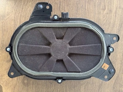Altavoz subwoofer estéreo JBL puerta levadiza Toyota Sienna 2011-2014 OEM usado  Foto 1 de 3