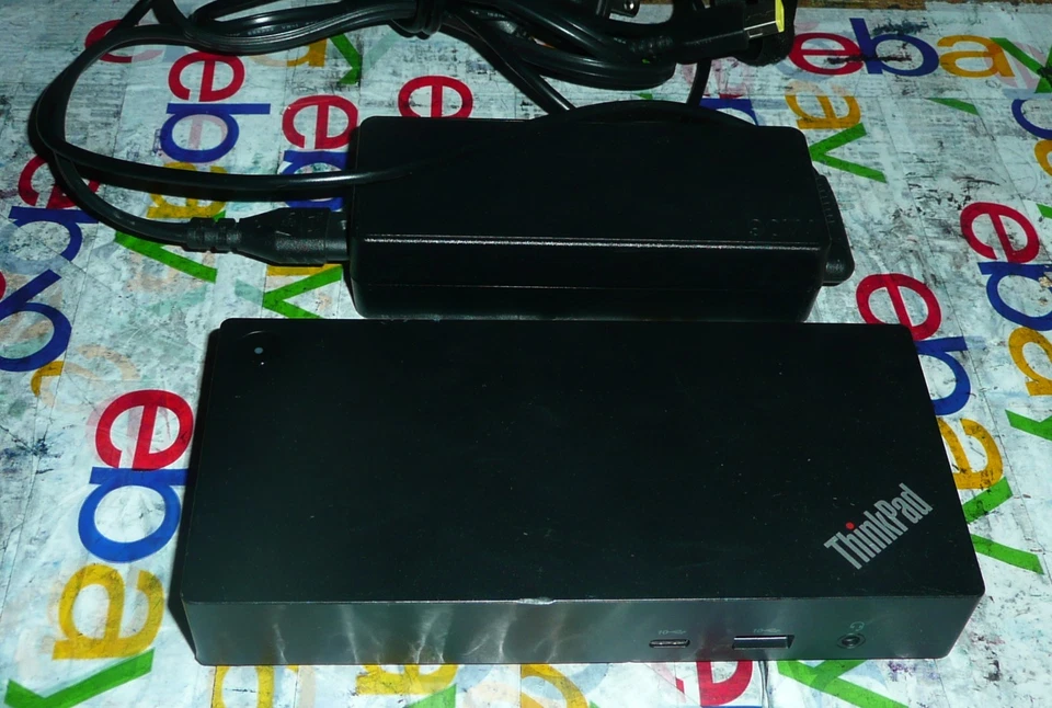 Lenovo ThinkPad 40AY Universal USB-C Dock Dock Station SD21B41471 con 90 W CA Foto 1 de 4