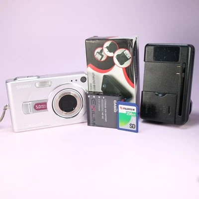 Casio Digital Camera Exilim EX-Z50 5.0MP Silver Tested Full Working Set - Image 1 of 4