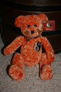 NWT Fiesta Foo Young Forever Plush Orange Bear Yin Yang w/ Charm Bracelet  K4 - Imagen 1 de 4