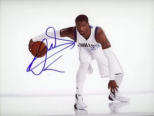 WESLEY MATTHEWS Authentic Signed "DALLAS MAVERICKS" 8.5x11 Photo - Picture 1 of 1