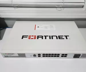 Apparecchio di sicurezza Fortinet Fortigate FG-200E / P19082-03-03 - Ottime condizioni - Foto 1 di 2