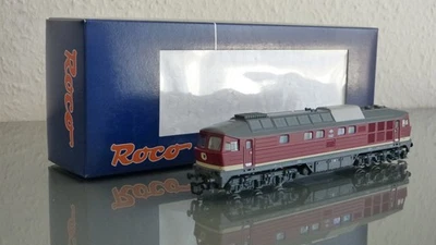 Modelleisenbahn - Diesellok - BR 132 - ROCO 36212 - DR - Spur TT 1:120 - rot - Bild 1 von 4