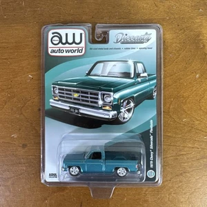 Chevrolet Silverado Fleetside 1979 modelo verde escala 1 64 - Auto World AW64352A - Imagen 1 de 4