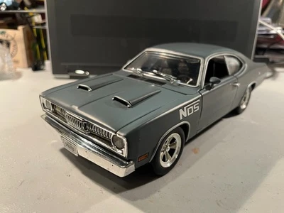 Plumero Ertl 1971 Plymouth gris plano nuevo de lote 1:18 edición limitada # 1209/5000 Foto 1 de 4