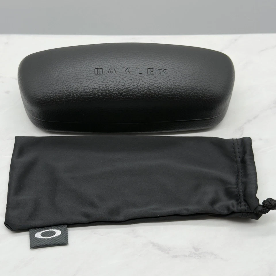 Oakley Black Medium Authentic Eyeglasses Sunglasses Case and Cloth New - Image 1 of 4