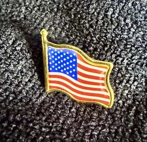 6 - High Quality American Waving Flag Lapel Pins Patriotic US U.S. United States - Picture 1 of 2