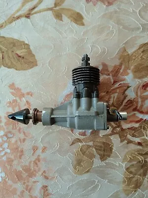 KMD 2.5 DIESEL ENGINE - Image 1 of 4