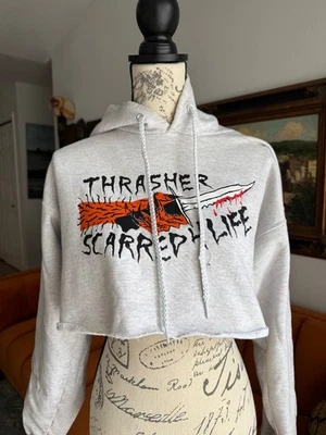 Трэшер x шеи лицо шрамы 4 жизни укороченный толстовка с капюшоном sz маленький серый Skater гранж - Изображение 1 из 4