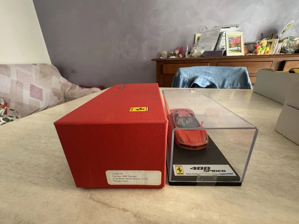 FERRARI 488 SPIDER MOTORSHOW FRANCOFORTE 2015 LOOKSMART SCALA 1:43 NUOVA IN BOX - Immagine 1 di 4