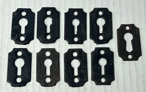 Lote de 9 cubiertas de placa de escudo de cerradura de puerta recuperada originales antiguas de 1900 - Imagen 1 de 4