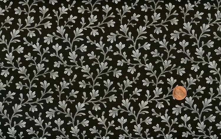 LIQUIDACIÓN - VIDES BLANCAS Y HOJAS PEQUEÑAS SOBRE TELA DE EDREDÓN NEGRO - ÁRBOLES ATEMPORALES. Foto 1 de 1