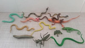 Juego de 13 figuras surtidas de serpientes/lagartos juego de juguetes educativos de aprendizaje usado - Imagen 1 de 5