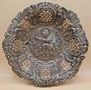 Antike weiße Metallschale / Bon Bonschale mit Cherub Details - keine Silberspuren - Bild 1 von 9