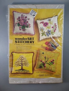 Kit de costura vintage WonderArt violetas 05077 almohada años 70 - Nuevo de Lote Antiguo - Imagen 1 de 4