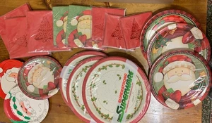 VERSIEGELT Weihnachten 24 beschichtete Essteller, 16 mittelgroß, 8 Snacks + 18 UN + 138 versiegelte Servietten - 2 SZ - Bild 1 von 7