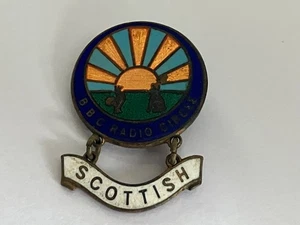 Vintage Original Scottish BBC Radio Circle Emaille Pin Anstecker RAR - Bild 1 von 3
