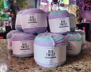 1 Skein Big Twist Rave Yarn Unicorn  312 yds   Lot 52/5999 Acrylic - Picture 1 of 5