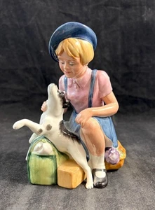 Figura de regreso a casa Royal Doulton Children of the Blitz niño con perro - Imagen 1 de 7